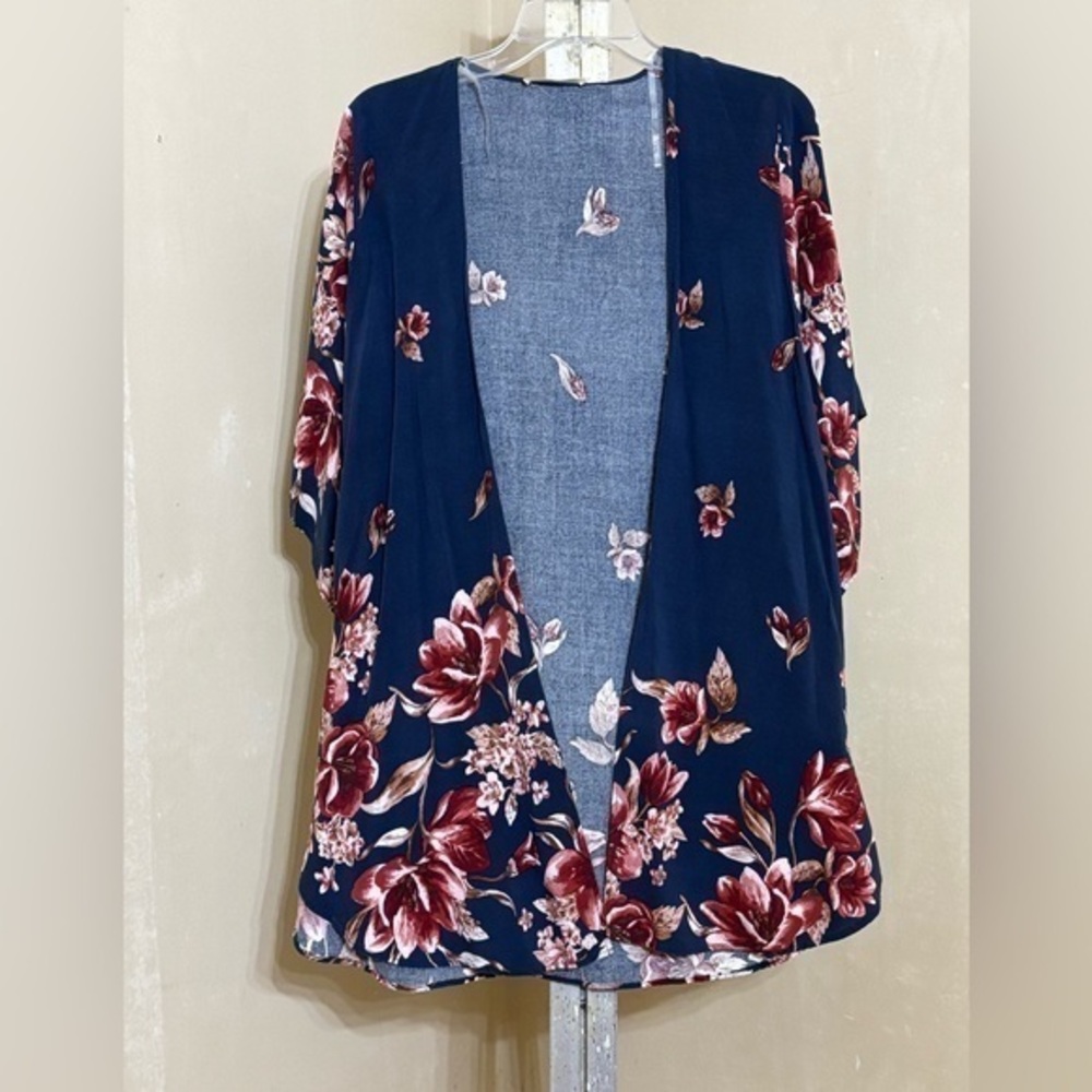 Andrée by UNIT Blue Floral Kimono / Cardigan Sz Medium